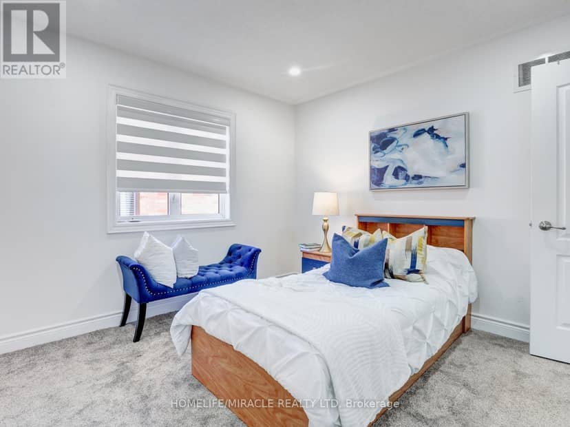 Listing 30118210 — photo 33 of 40