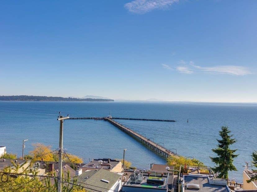 15061 VICTORIA AVENUE, White Rock