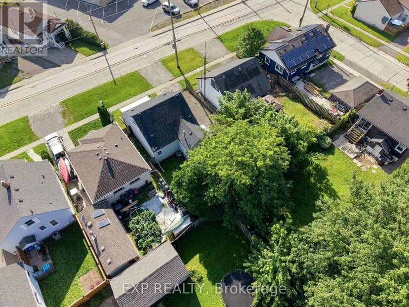 225 Grantham Avenue — photo 31 of 34