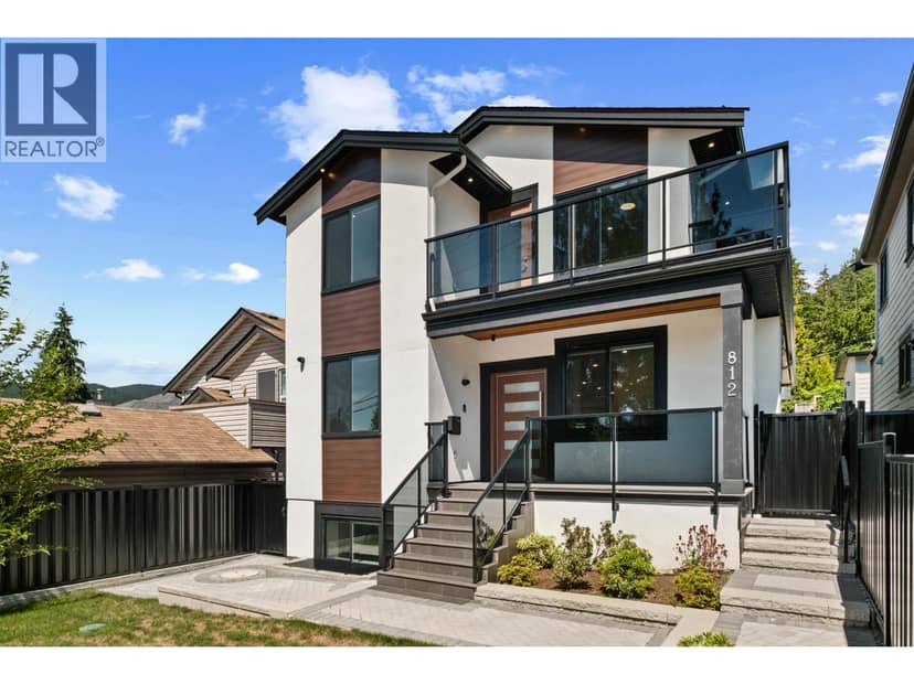 812 MONTROYAL BOULEVARD, North Vancouver