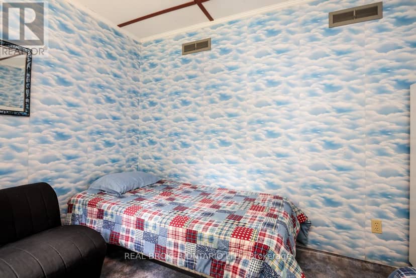 70 Ivy Lane — photo 11 of 24