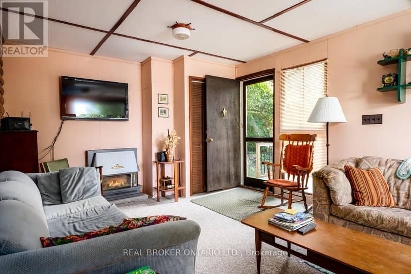 70 Ivy Lane — photo 5 of 24