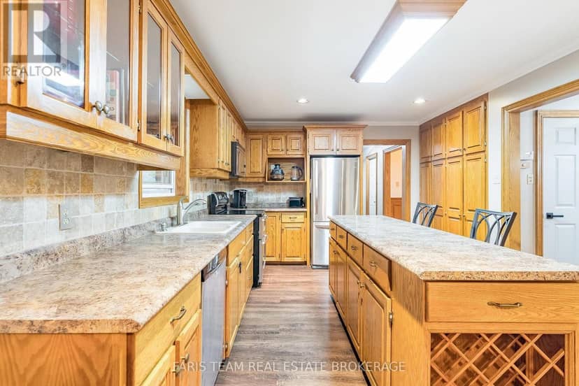301 Concession 4 Road E — photo 11 of 40
