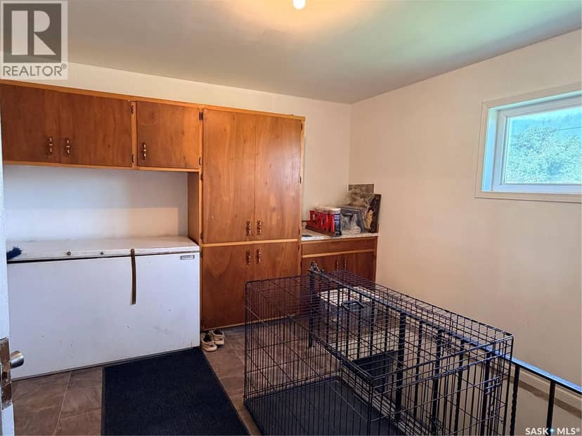 252 Railway AVENUE — photo 4 of 40