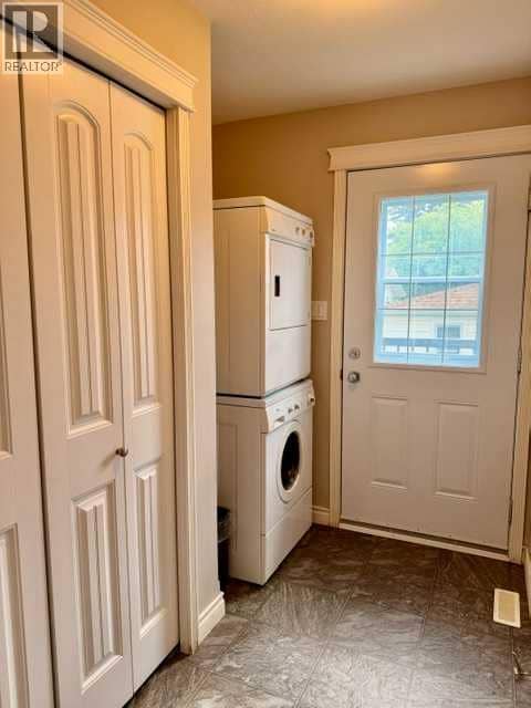 5019 49 Street — photo 21 of 32