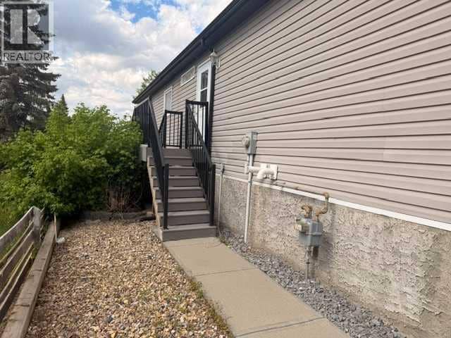 5019 49 Street, Hardisty, photo 4