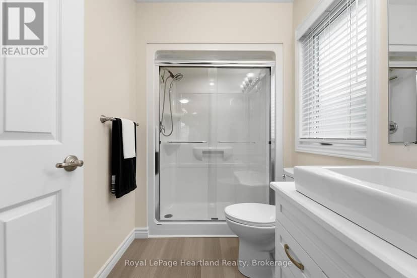 251 Lake Breeze Drive — photo 19 of 35