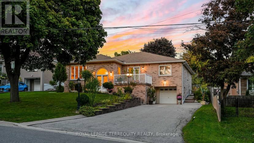 134 Hadrian Drive, Toronto, photo 2