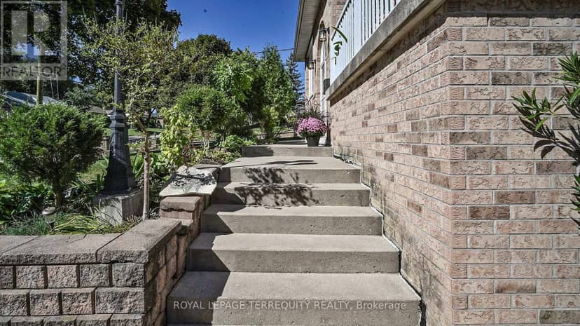 134 Hadrian Drive, Toronto, photo 7