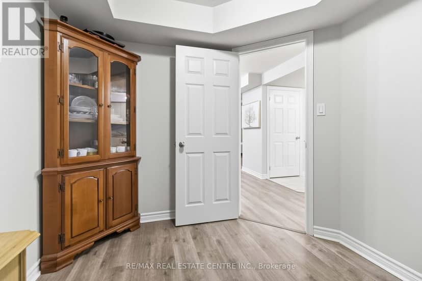 9-01 - 2420 Baronwood Drive — photo 33 of 40