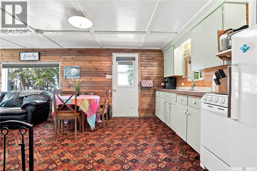 7 Mathews CRESCENT — photo 10 of 40