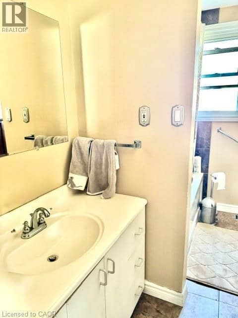 342 BARTON Street, Hamilton, photo 6