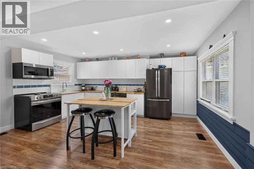 109 HODGKINS Avenue — photo 9 of 40