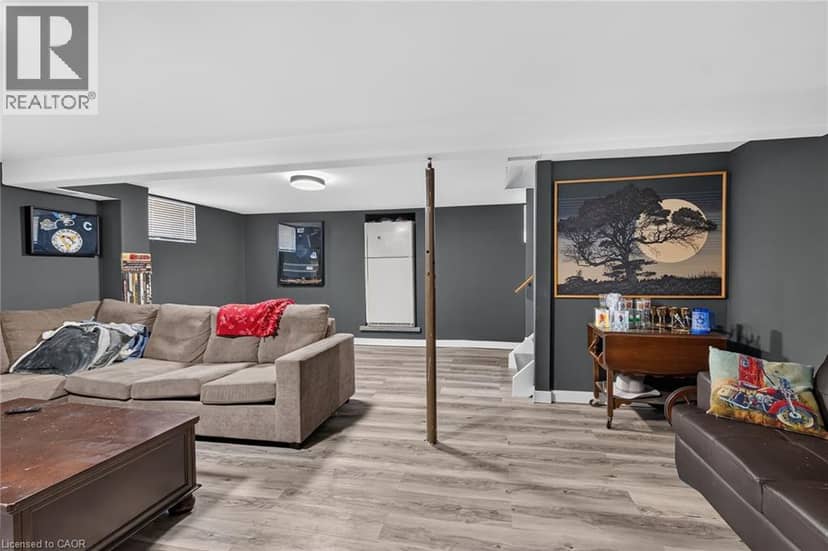 109 HODGKINS Avenue — photo 39 of 40