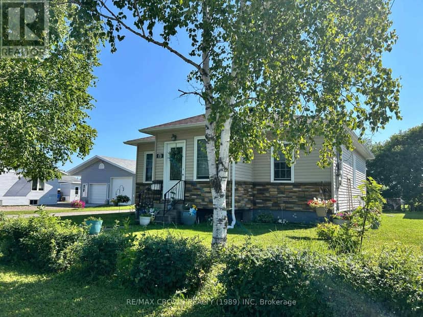 12 Erickson Avenue, Kapuskasing, photo 2