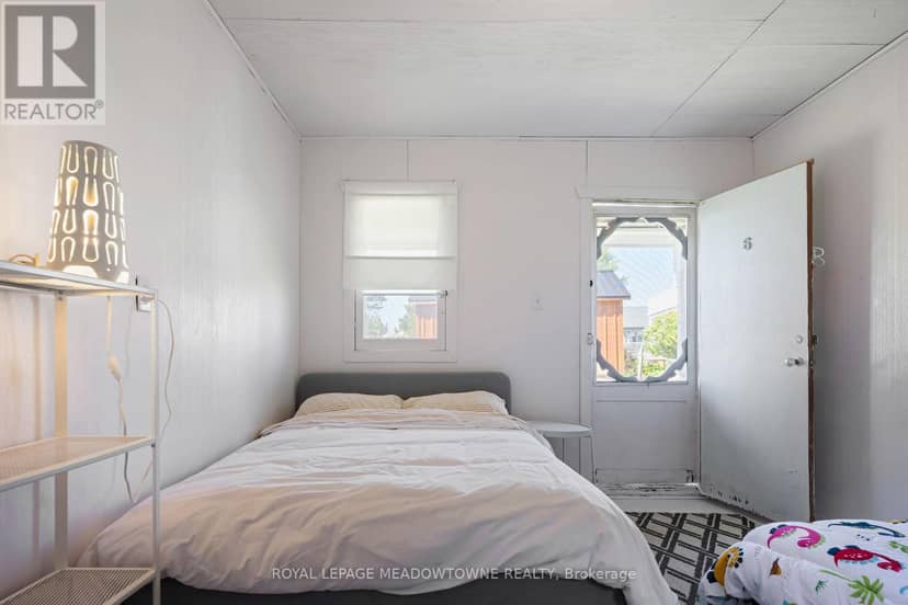 105 5th Avenue S — photo 29 of 40