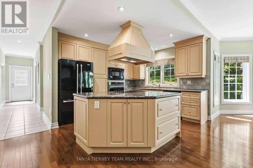 75 Woodbridge Circle — photo 16 of 40