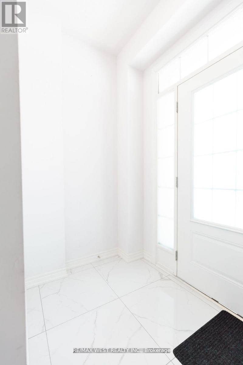 31 Frederick Taylor Way — photo 2 of 25