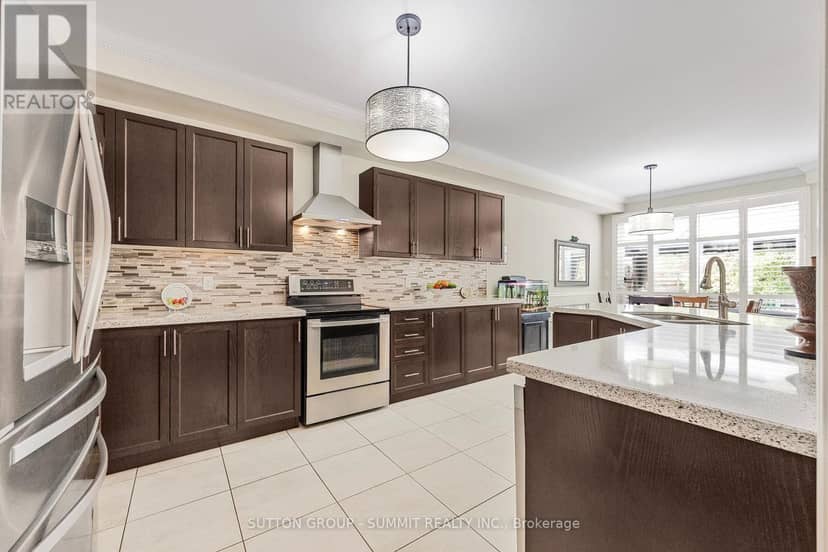 238 King Street S — photo 12 of 33