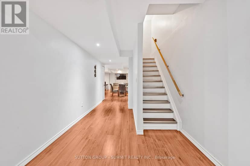 238 King Street S — photo 24 of 33