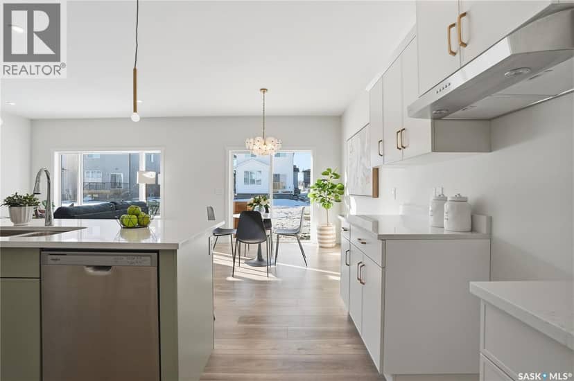 211 Amisk WAY — photo 13 of 40