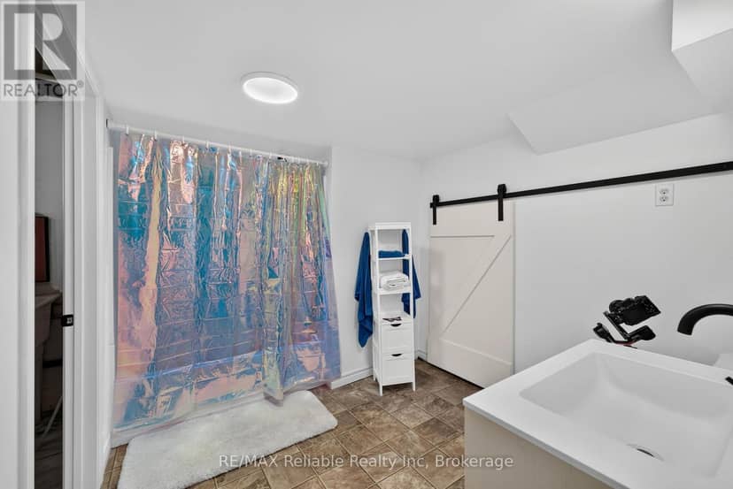 17 Suncoast Drive W — photo 32 of 40