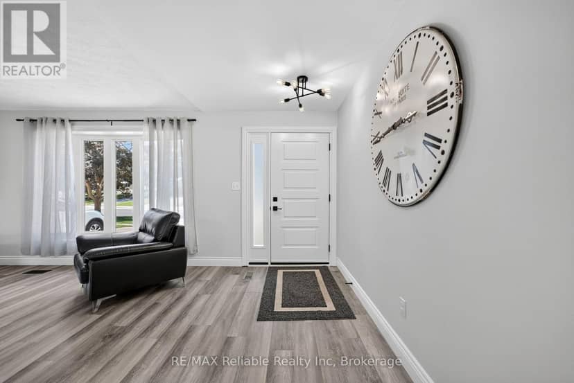 17 Suncoast Drive W — photo 4 of 40