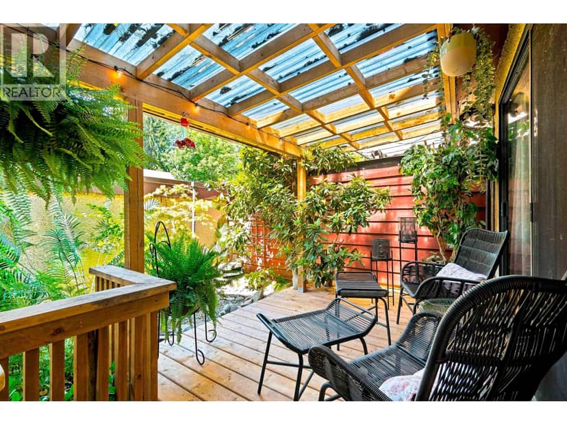 4698 GARDEN GROVE DRIVE, Burnaby, photo 2