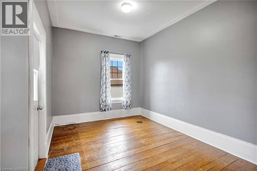303 DALHOUSIE Street — photo 18 of 37
