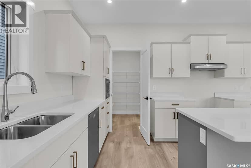207 Amisk WAY — photo 12 of 40
