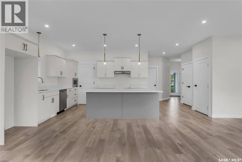 207 Amisk WAY — photo 2 of 40