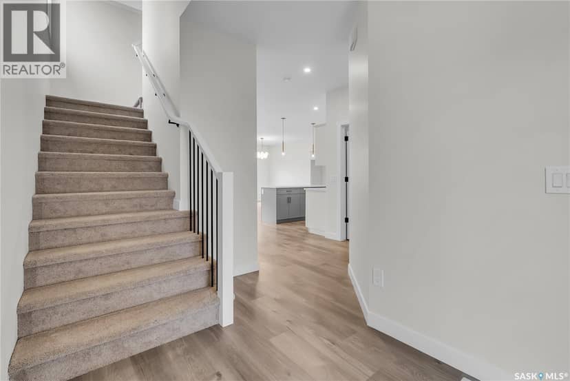 207 Amisk WAY — photo 4 of 40