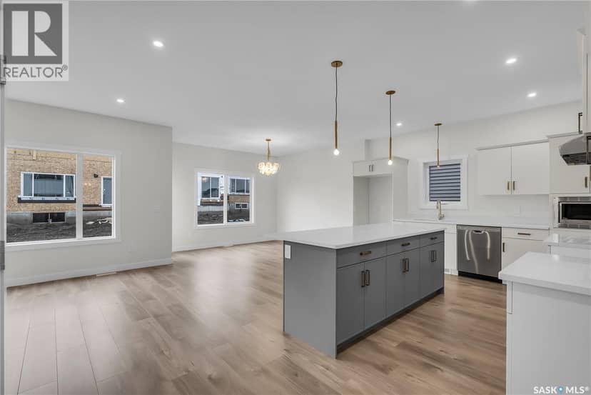 207 Amisk WAY — photo 5 of 40