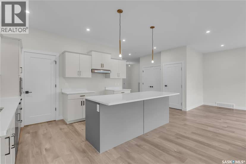 207 Amisk WAY — photo 8 of 40