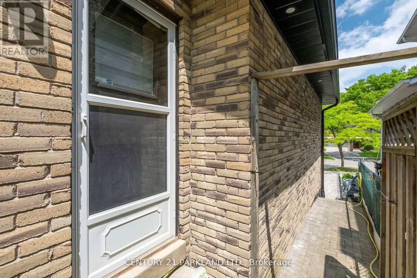 87 Bonacres Avenue — photo 21 of 40