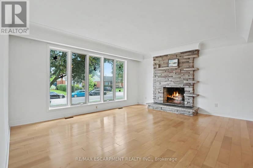 100 Hardale Crescent — photo 11 of 36