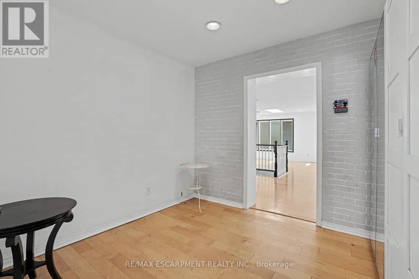 100 Hardale Crescent — photo 14 of 36