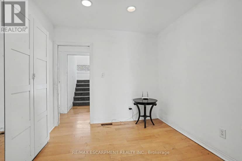 100 Hardale Crescent — photo 15 of 36