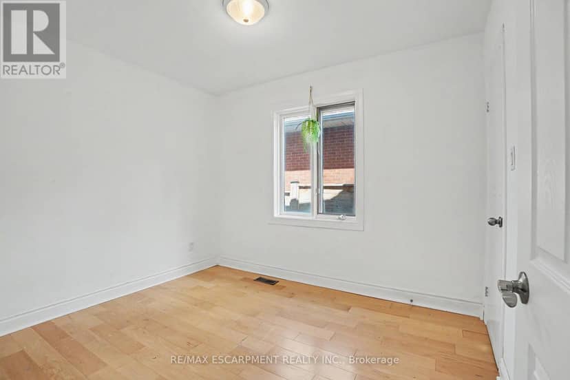 100 Hardale Crescent — photo 18 of 36