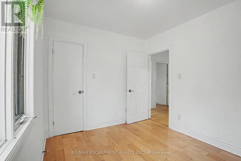 100 Hardale Crescent — photo 19 of 36