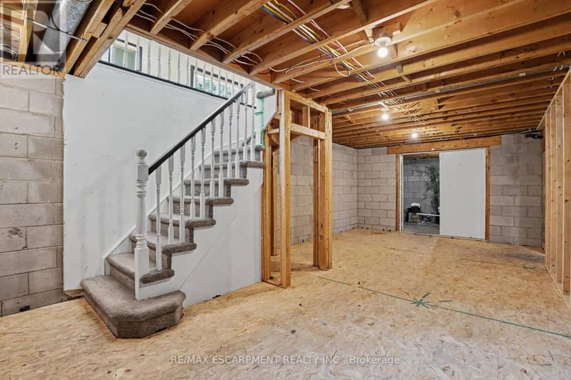 100 Hardale Crescent — photo 31 of 36