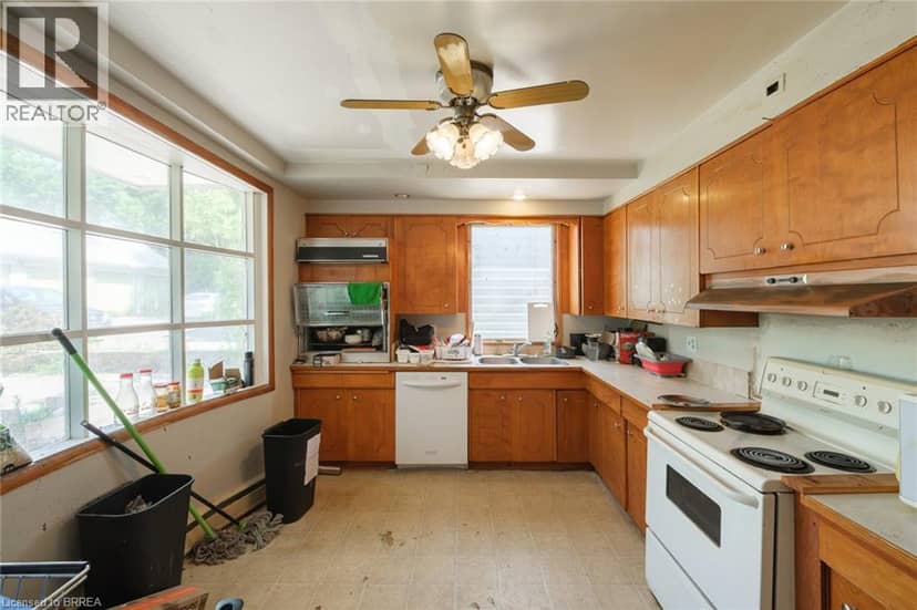 212-218 DALHOUSIE Street — photo 11 of 40