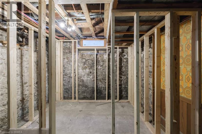 212-218 DALHOUSIE Street — photo 16 of 40
