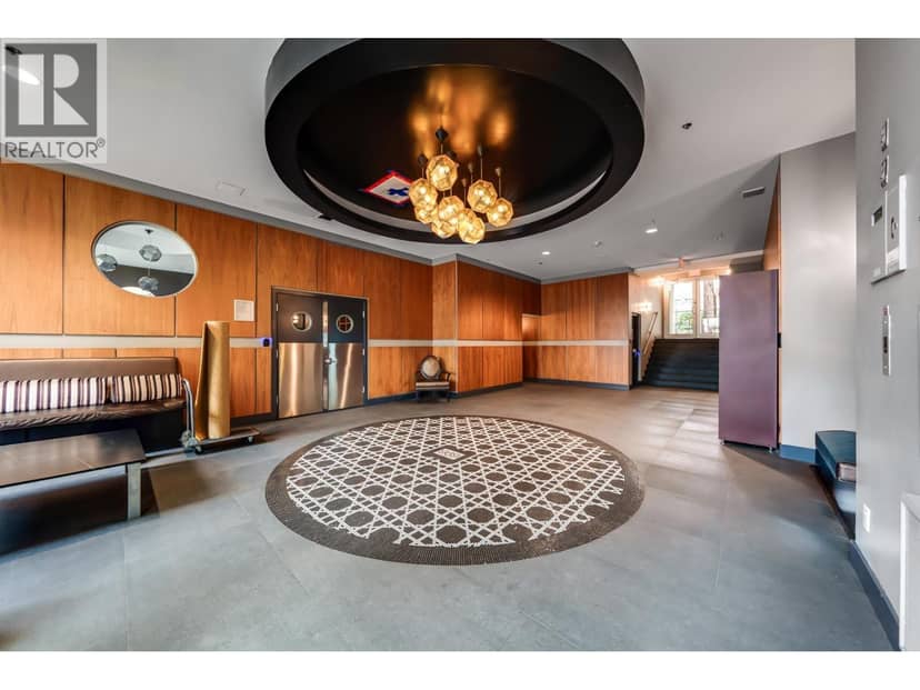 305 989 BEATTY STREET, Vancouver, photo 2