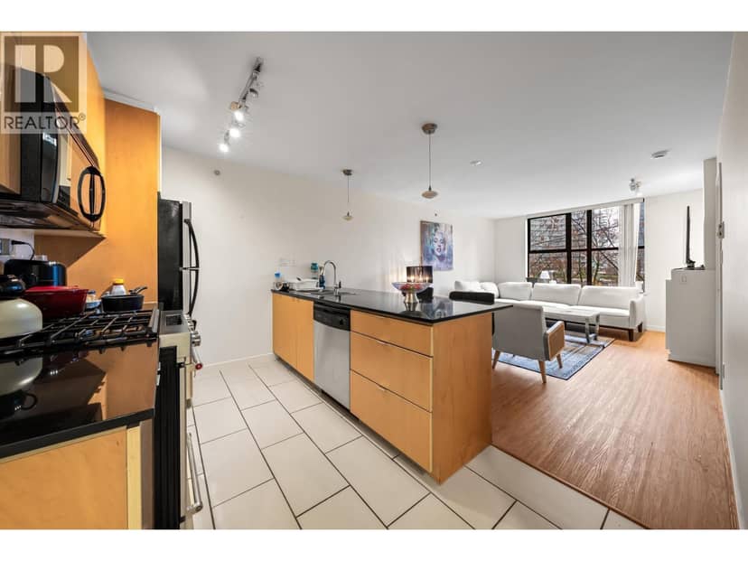 305 989 BEATTY STREET, Vancouver, photo 3