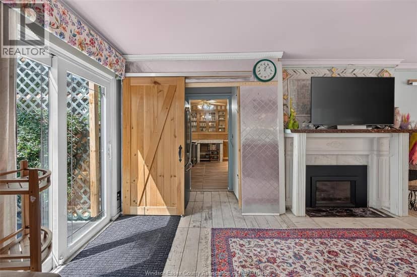 935 Bartlet — photo 13 of 40