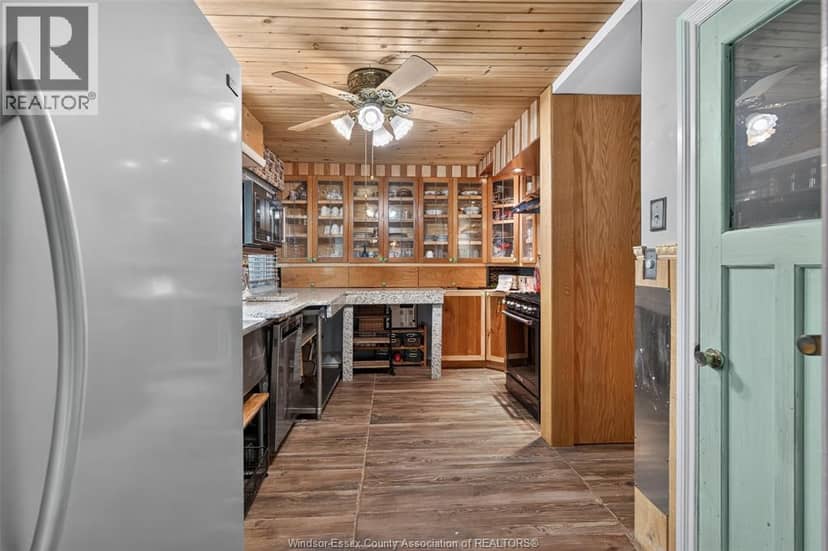 935 Bartlet — photo 14 of 40