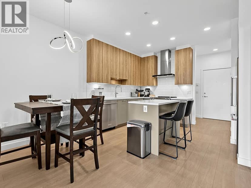 511 7599 15 STREET, Burnaby, photo 2