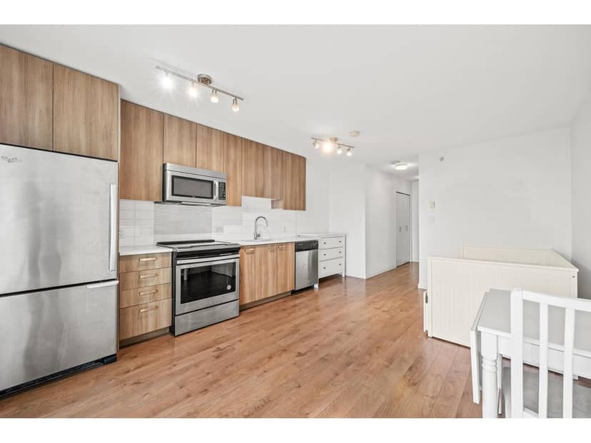 2511 13325 102A AVENUE, Surrey, photo 2