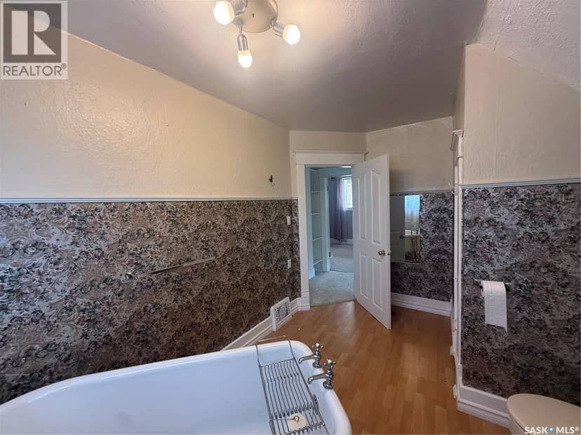 381 Main STREET — photo 15 of 35
